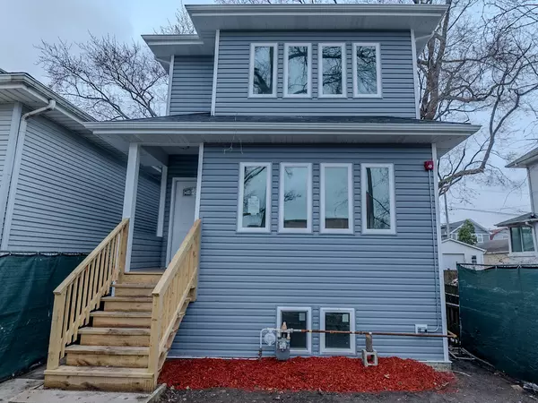 1131 S Ridgeland AVE, Oak Park, IL 60304