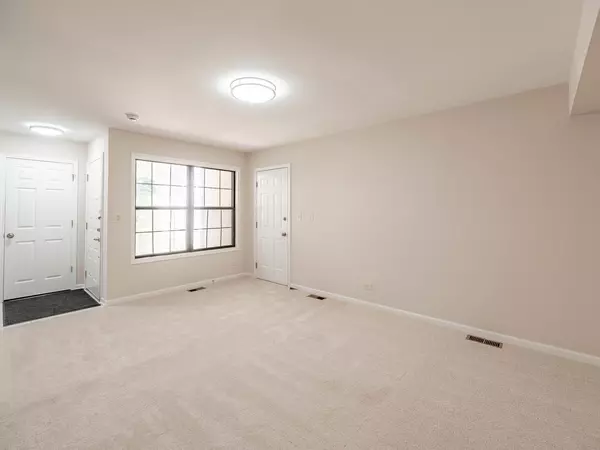 Bloomingdale, IL 60108,326 Club House DR