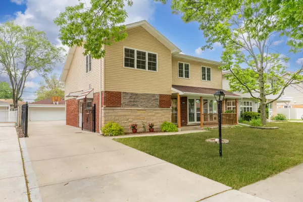 Morton Grove, IL 60053,7446 Lake ST