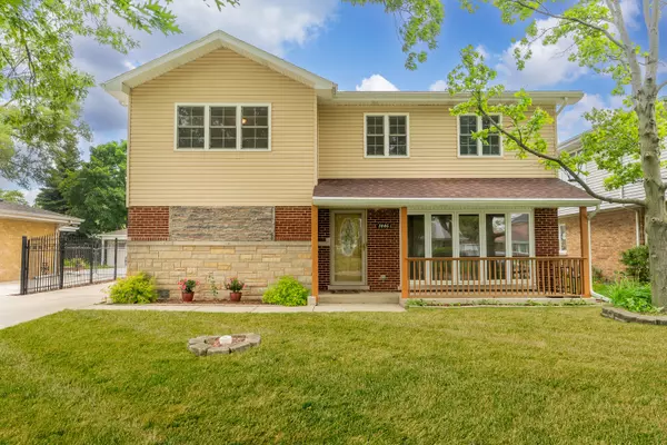 7446 Lake ST, Morton Grove, IL 60053