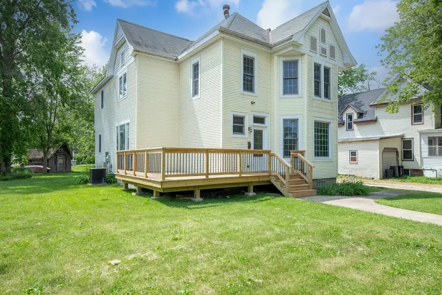 307 N Logan ST, Deer Creek, IL 61733