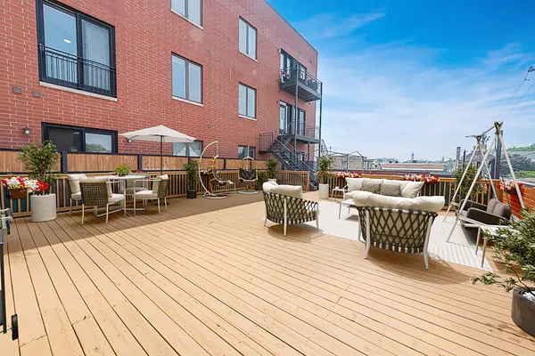 Chicago, IL 60630,5010 W Lawrence AVE #3B
