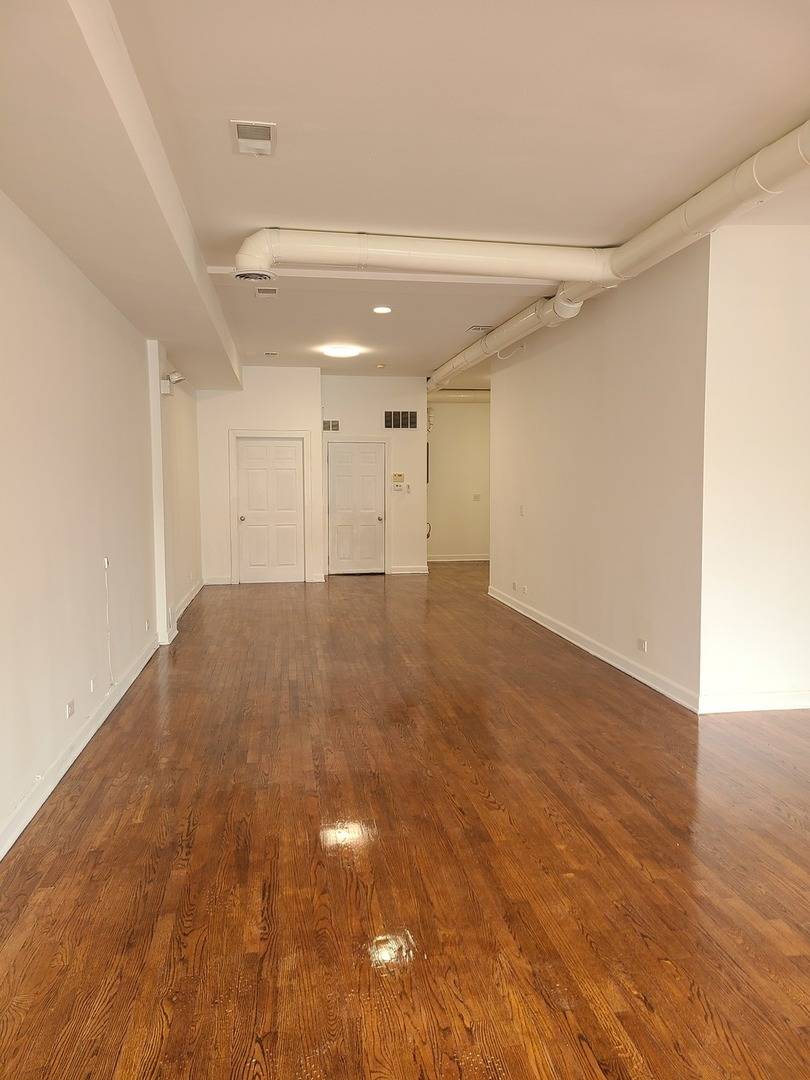 Chicago, IL 60647,2207 N Western AVE #C3