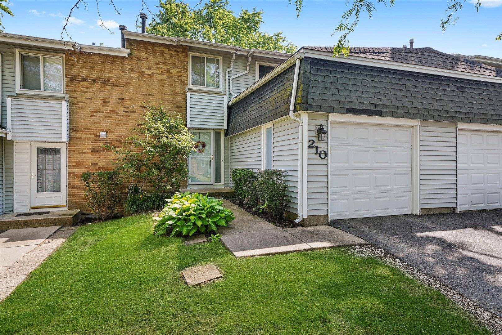 Bolingbrook, IL 60440,210 Diane LN