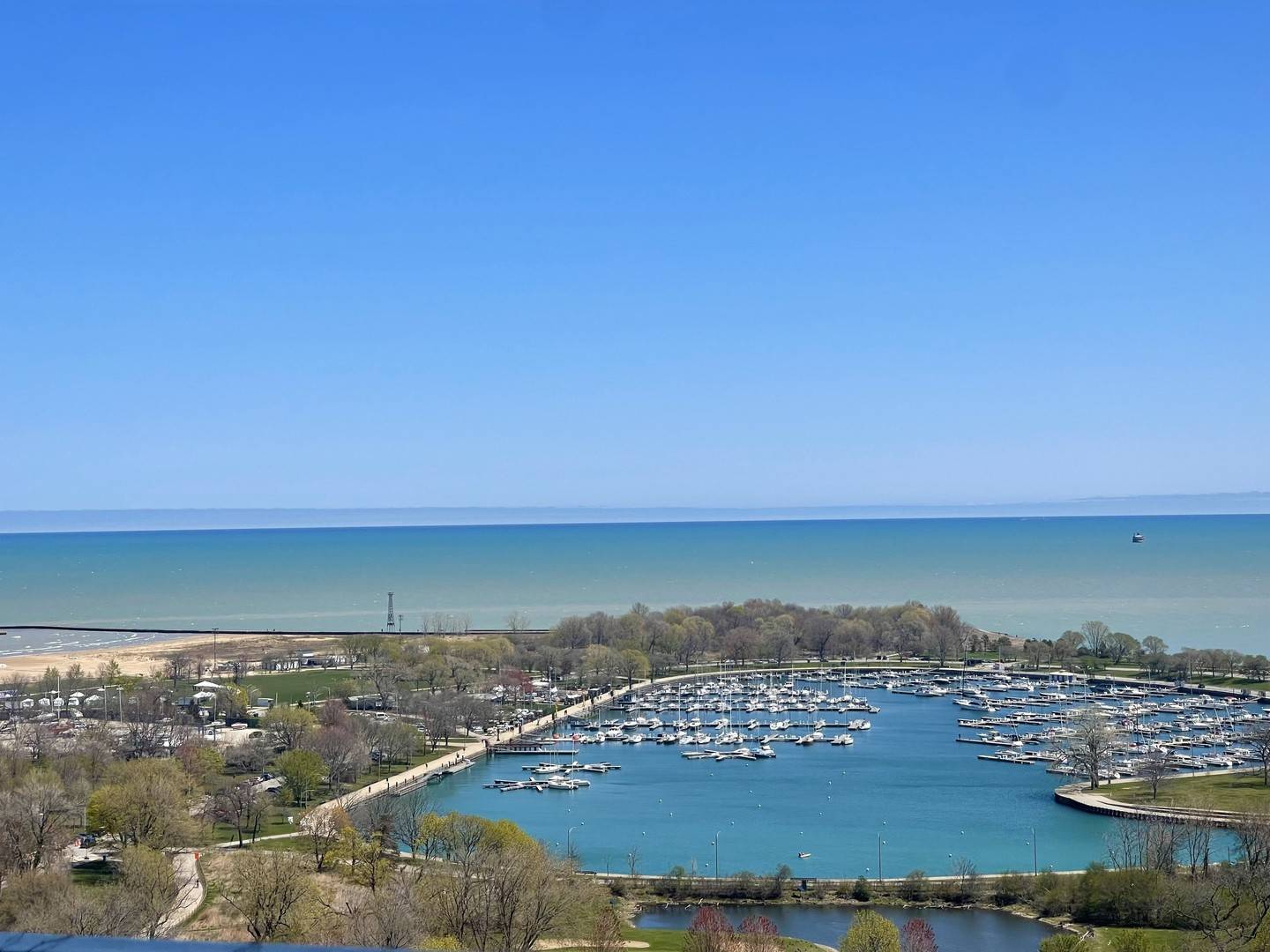 Chicago, IL 60613,4250 N Marine DR #2607