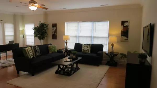 Chicago, IL 60625,3000 W Lawrence AVE #3H