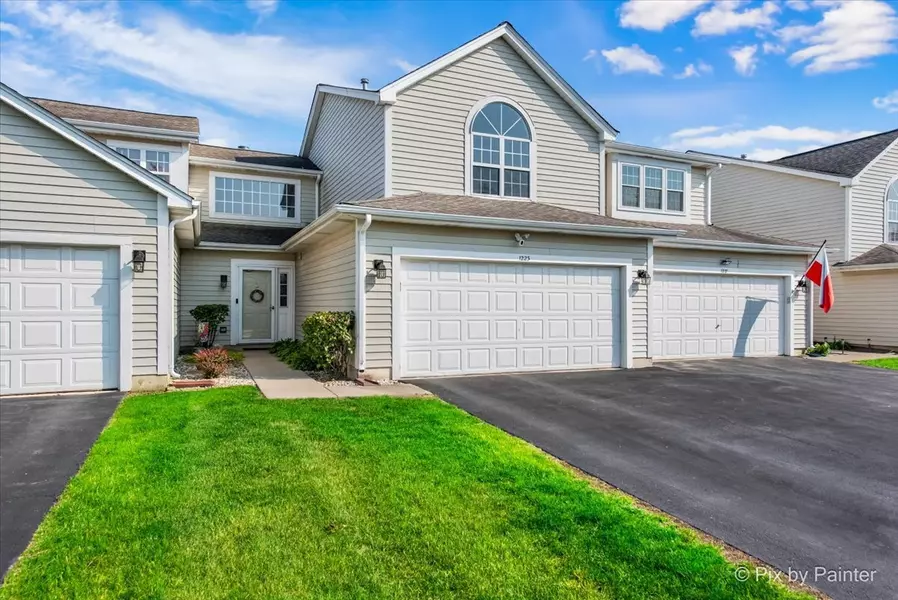1223 Dunamon DR, Bartlett, IL 60103