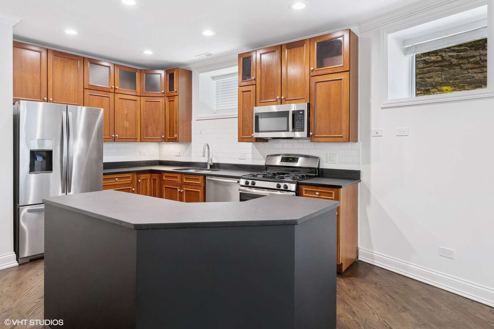 Chicago, IL 60657,506 W Oakdale AVE #1