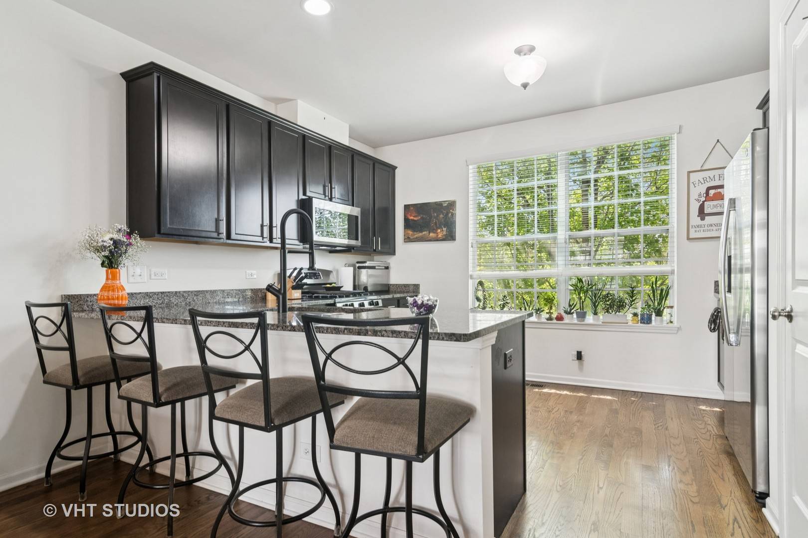 Arlington Heights, IL 60004,1527 E Arbor LN