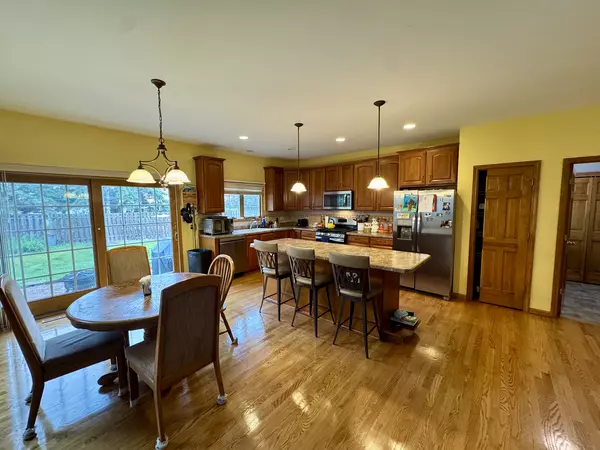South Elgin, IL 60177,847 Sunrise DR