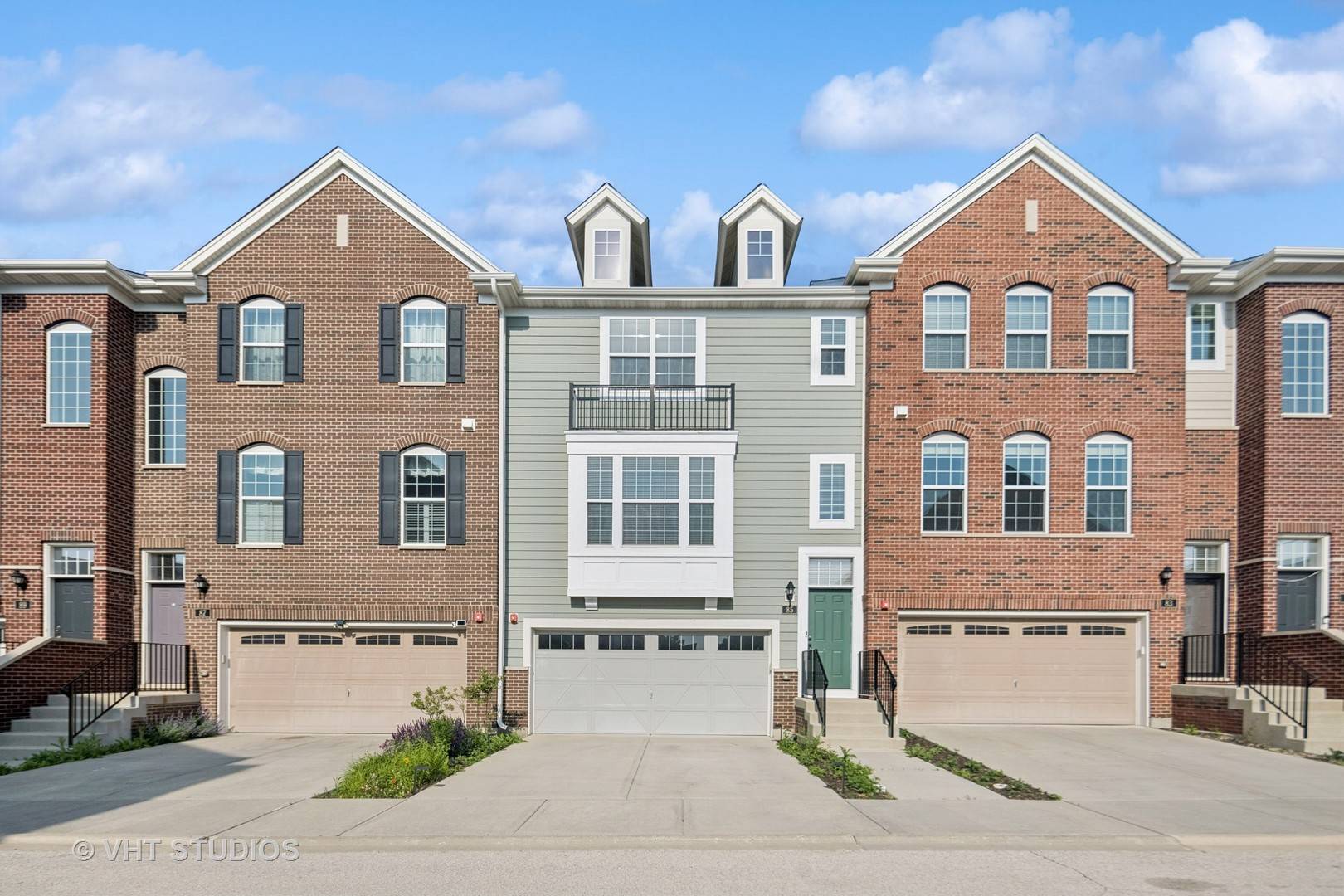 85 Marcel LN, Schaumburg, IL 60194