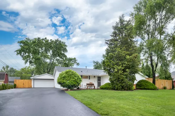 16430 S 89th AVE, Orland Park, IL 60462