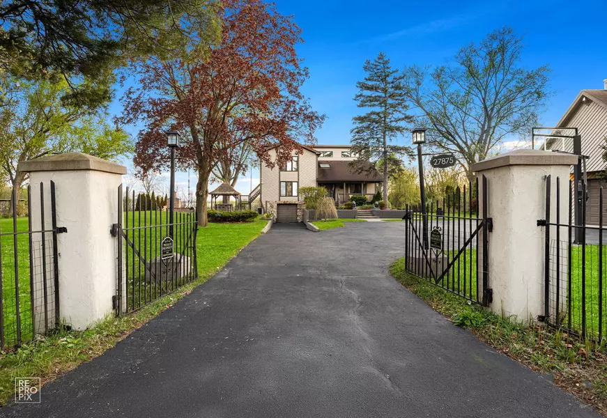 27875 W Lake Shore DR, Spring Grove, IL 60081