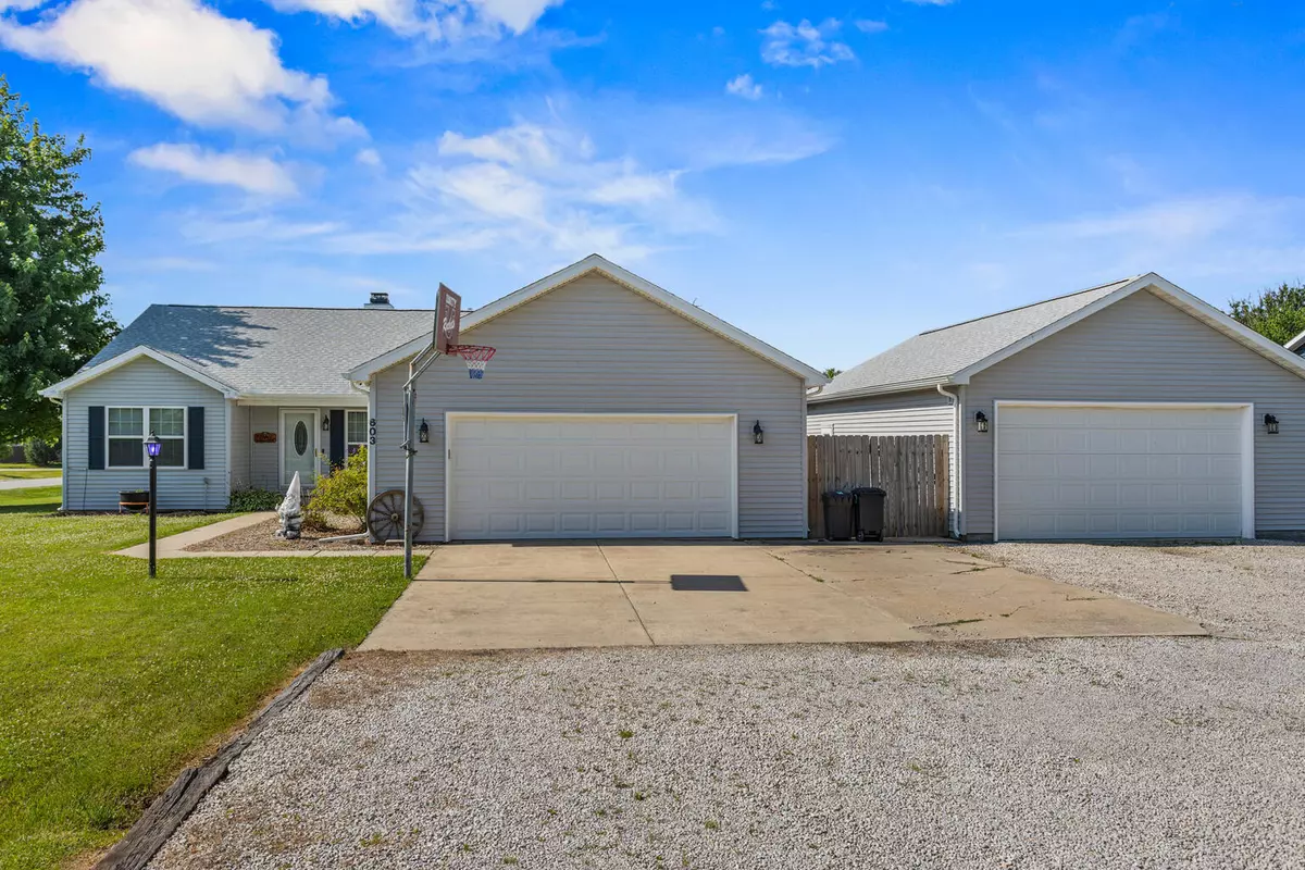 Sidney, IL 61877,603 Dunlap Woods