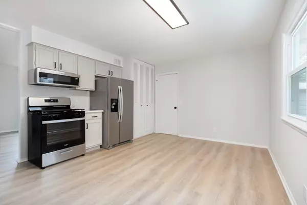 Montgomery, IL 60538,84 Amesbury RD