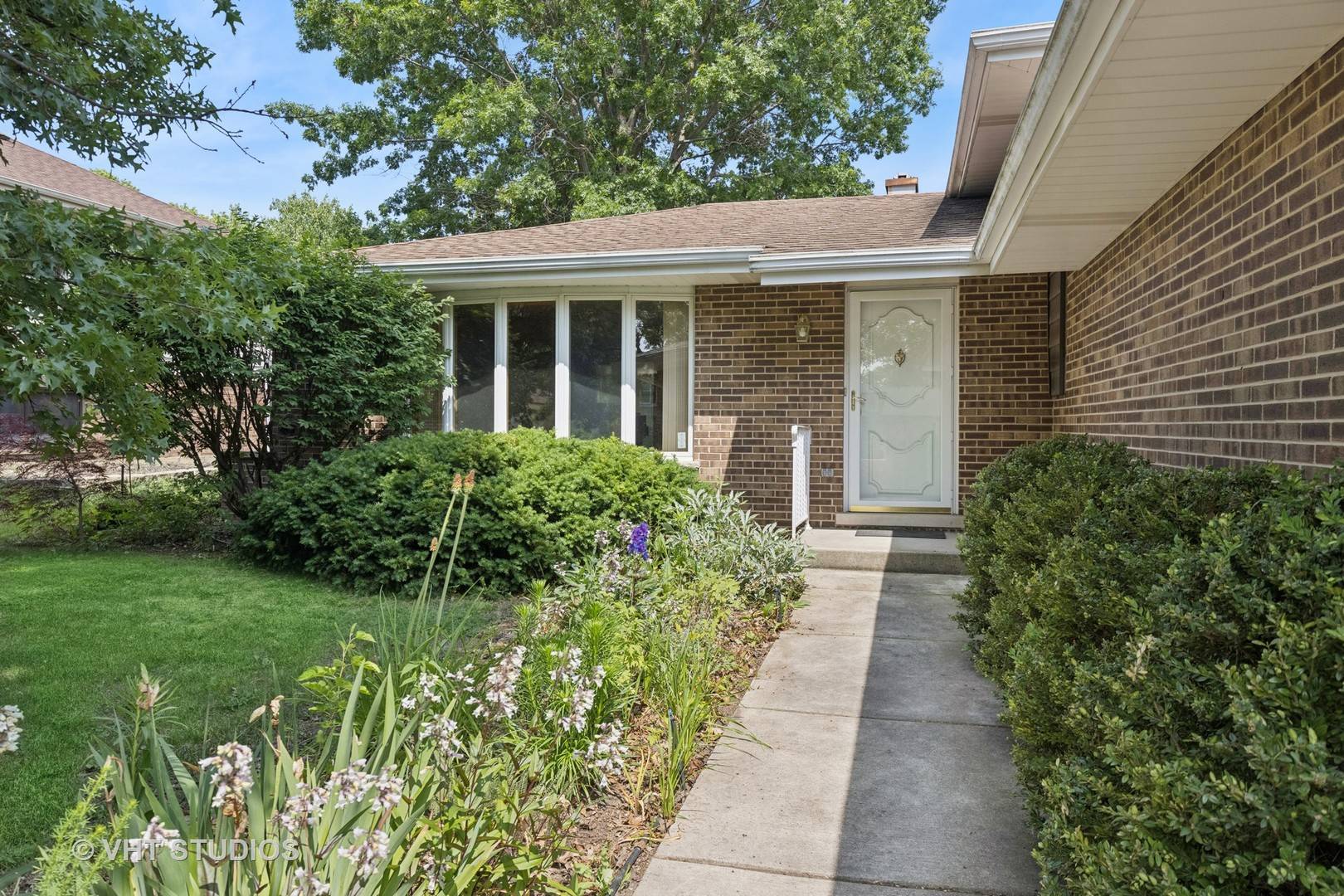 Darien, IL 60561,7769 Danbury DR