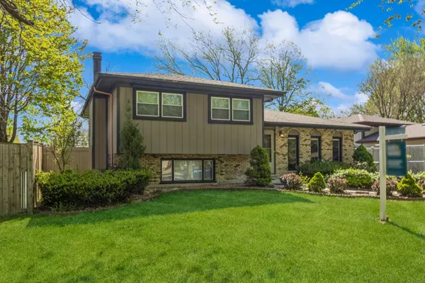 Lockport, IL 60441,912 MacGregor RD