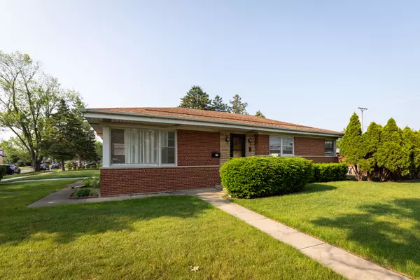 7356 N Nora AVE, Niles, IL 60714