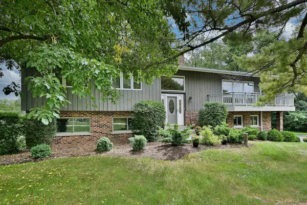 105 Haman RD, Inverness, IL 60067