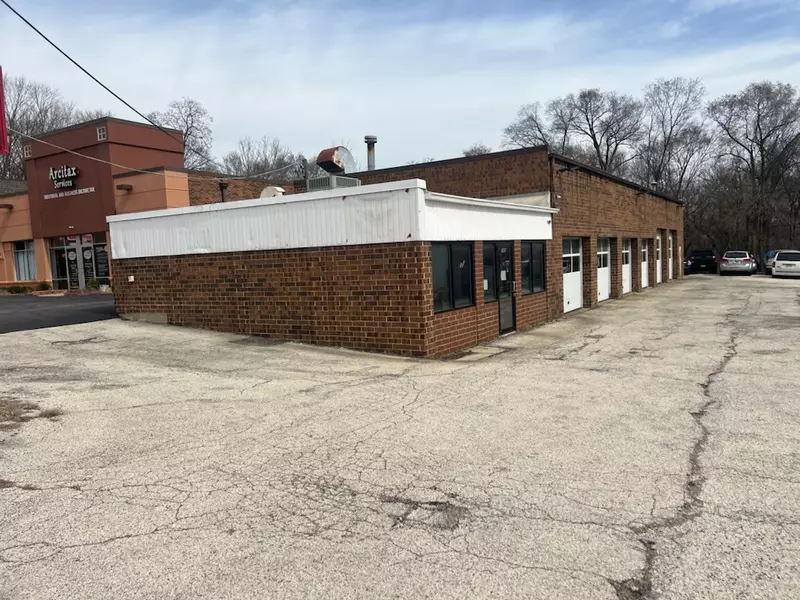1406 N MILWAUKEE AVE, Libertyville, IL 60048