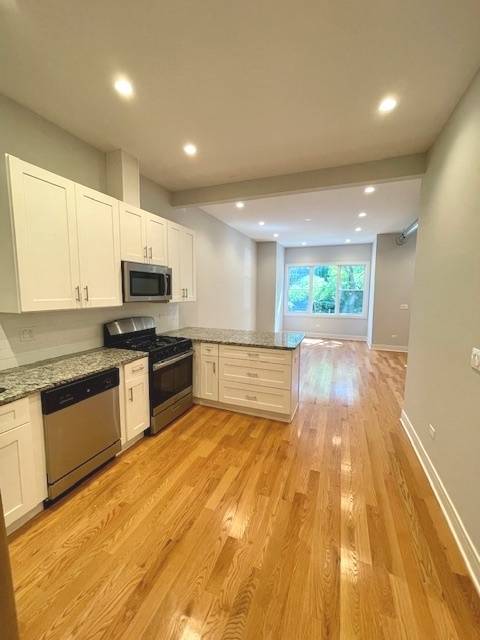 Chicago, IL 60614,2618 N Orchard AVE #2F