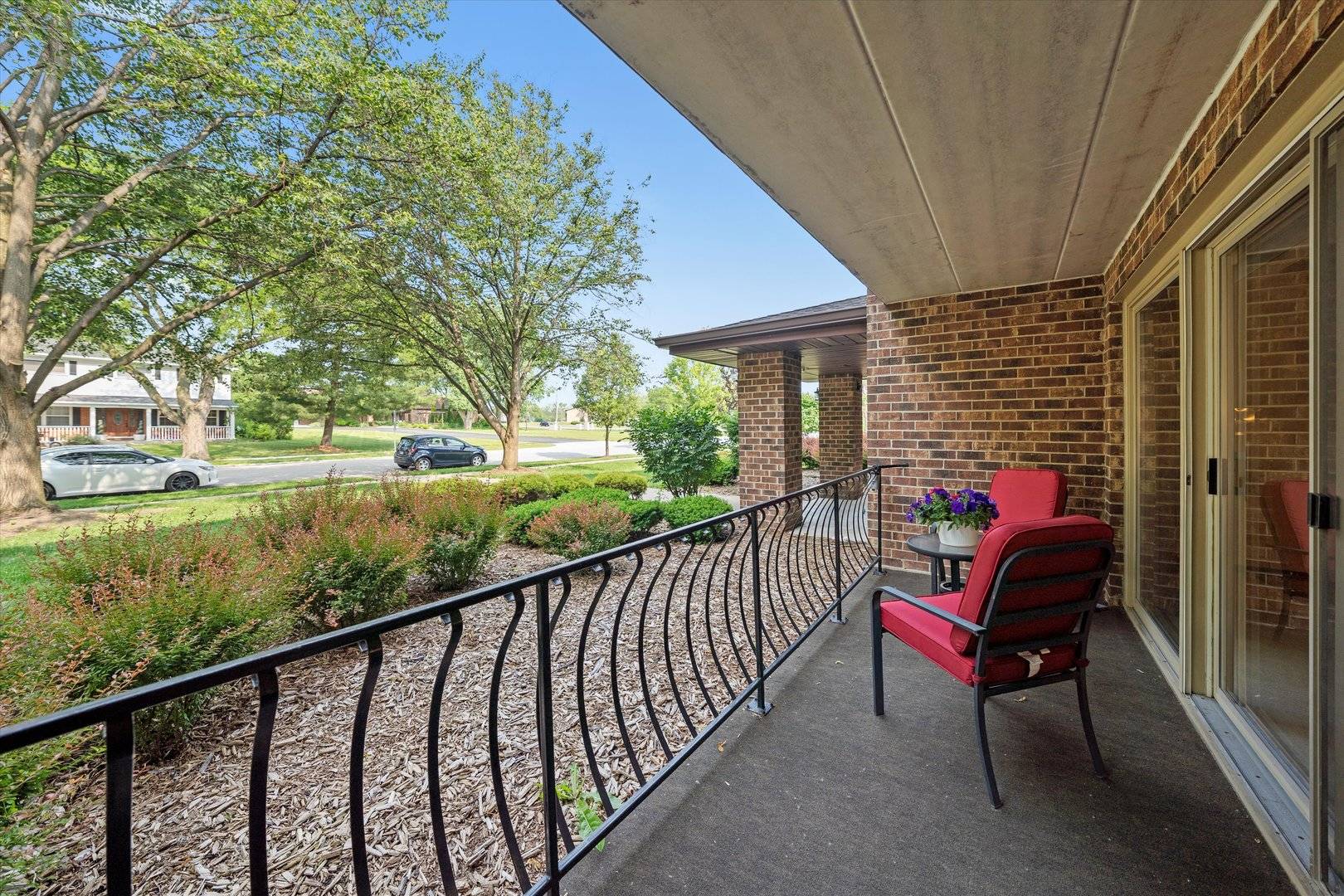 Willowbrook, IL 60527,7515 Sheridan DR #1D