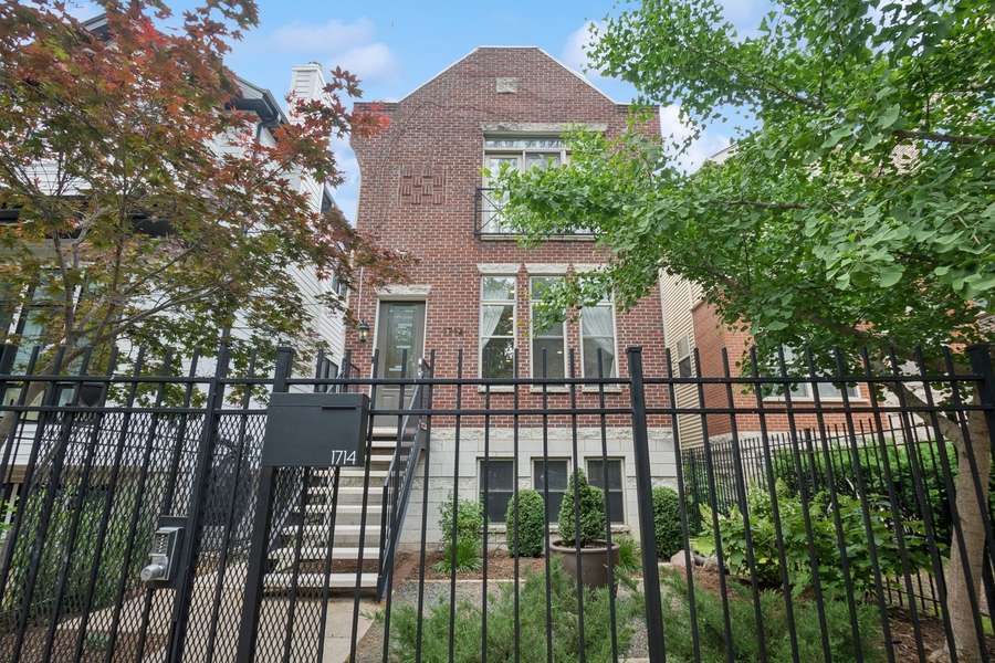 1714 W ERIE ST, Chicago, IL 60622