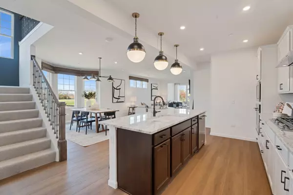Carol Stream, IL 60188,1040 Quarry CT #15