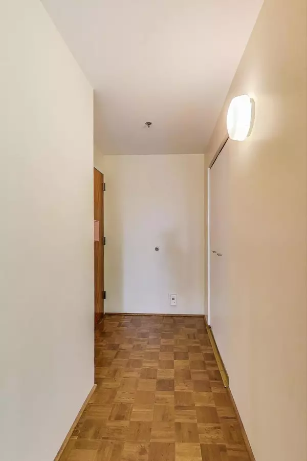 Northfield, IL 60093,3030 Arbor LN #203