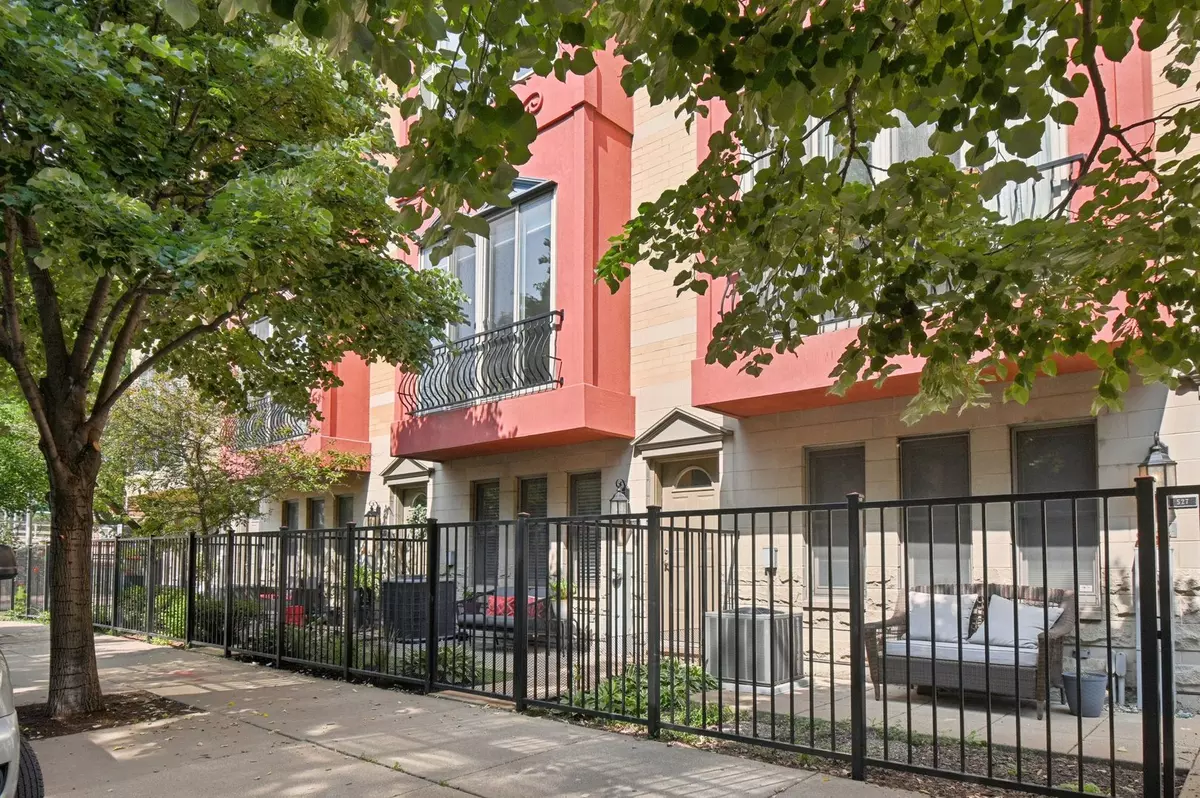 Chicago, IL 60642,529 N PEORIA ST