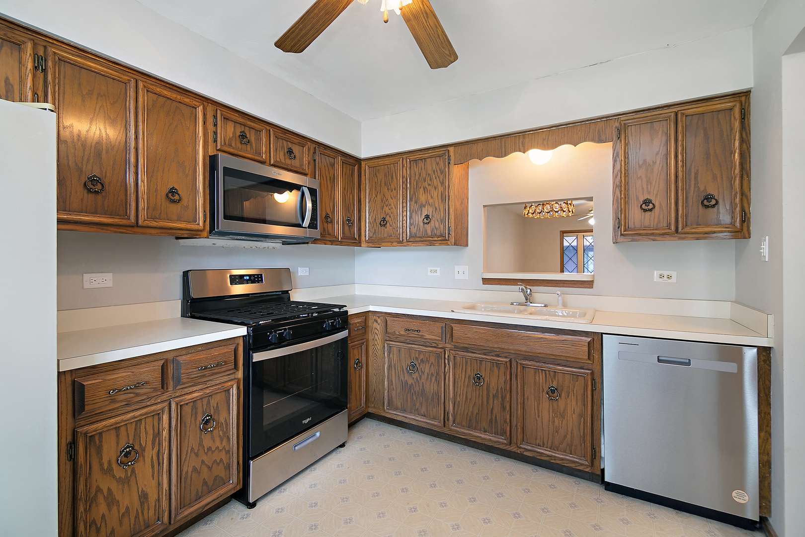 New Lenox, IL 60451,895 Shagbark RD #44C