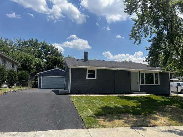 805 Monroe AVE, Carpentersville, IL 60110