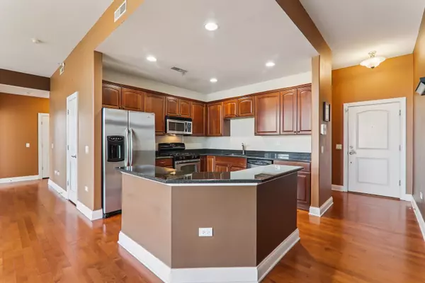 Addison, IL 60101,1200 N Foxdale DR #312