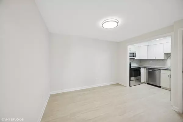 Oak Park, IL 60302,415 Wesley AVE #45
