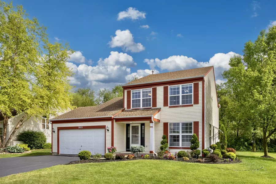 2853 Forestview DR, Carpentersville, IL 60110