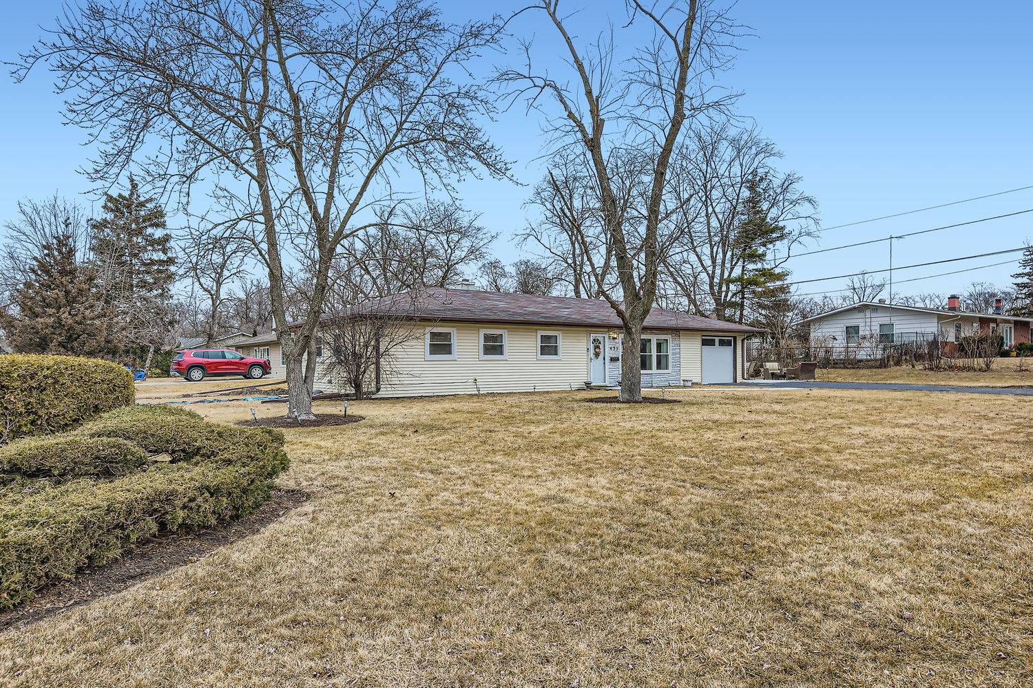 Glenview, IL 60025,435 Hazelwood LN