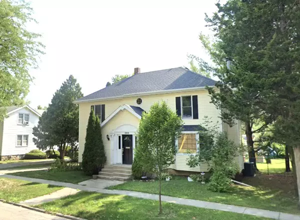 909 N 9th ST, Rochelle, IL 61068