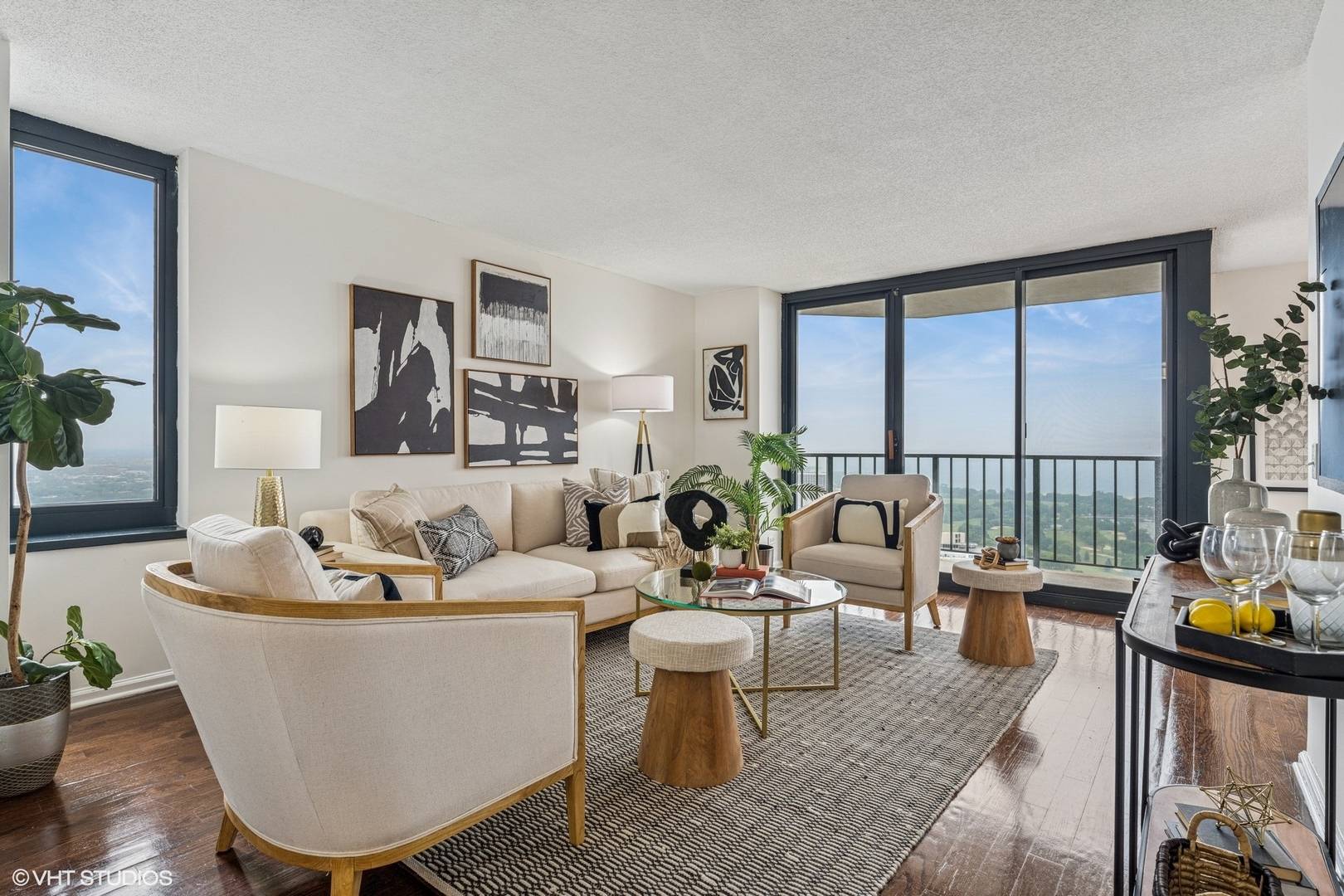 Chicago, IL 60613,3660 N Lake Shore DR #4502