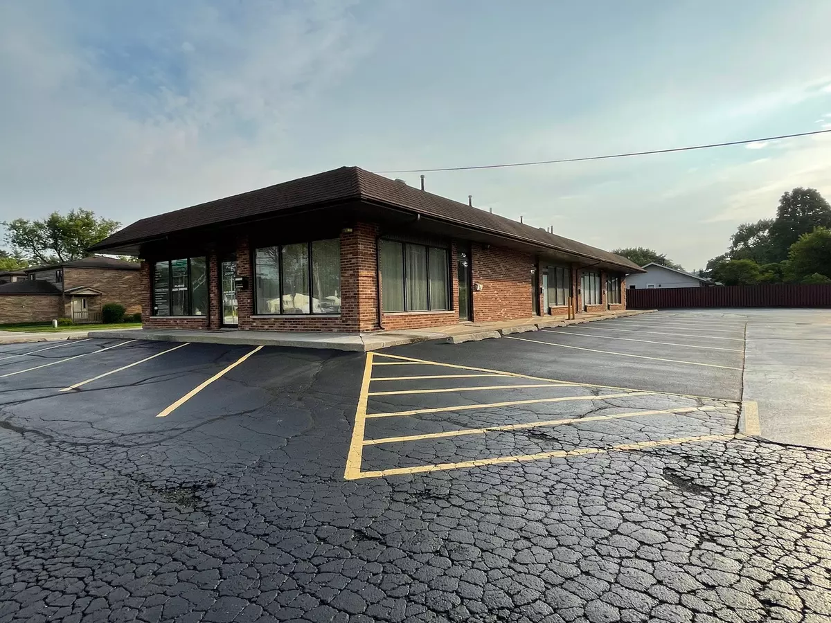 Mchenry, IL 60050,615 Front ST