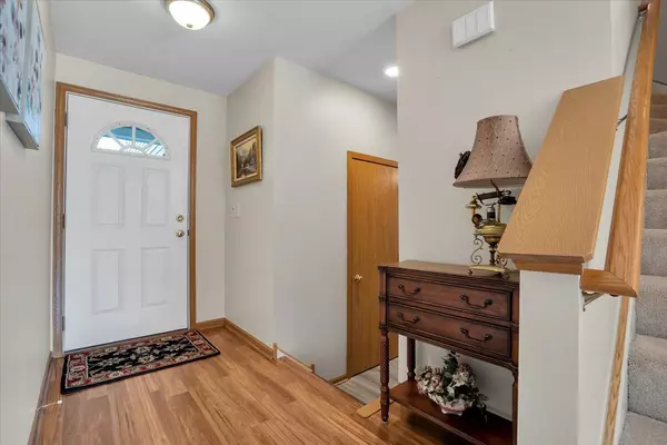 Lakemoor, IL 60051,614 Arbor CIR
