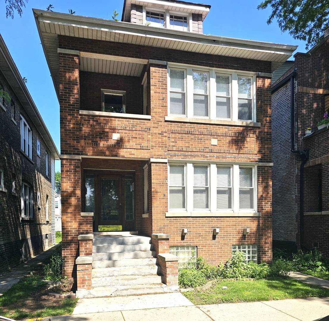 3827 S Damen AVE, Chicago, IL 60609