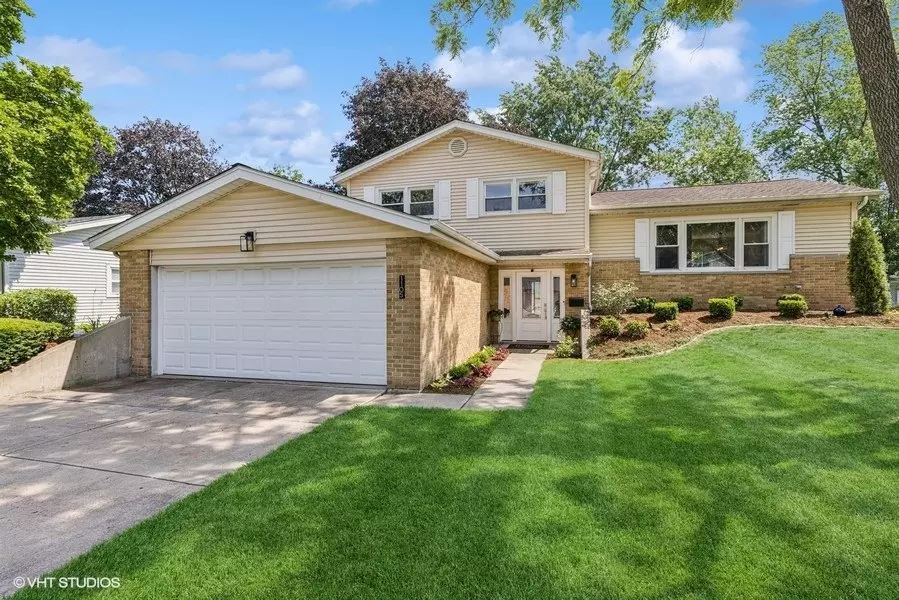 1105 69th ST, Darien, IL 60561