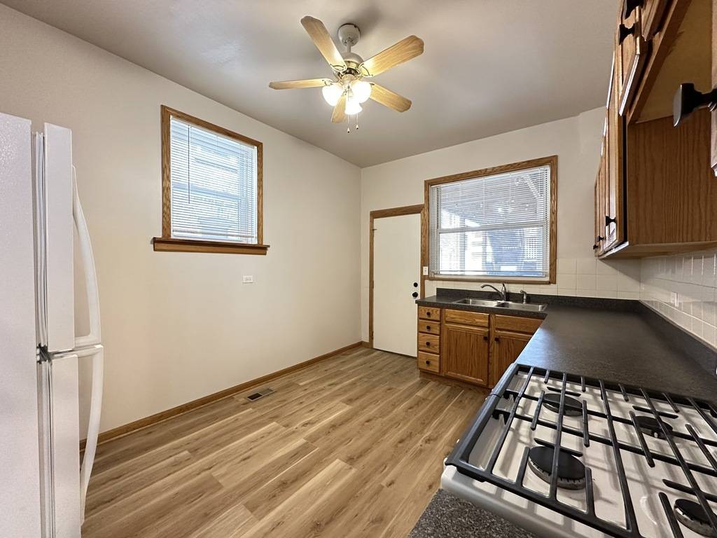 Chicago, IL 60622,843 N MAPLEWOOD AVE #1F