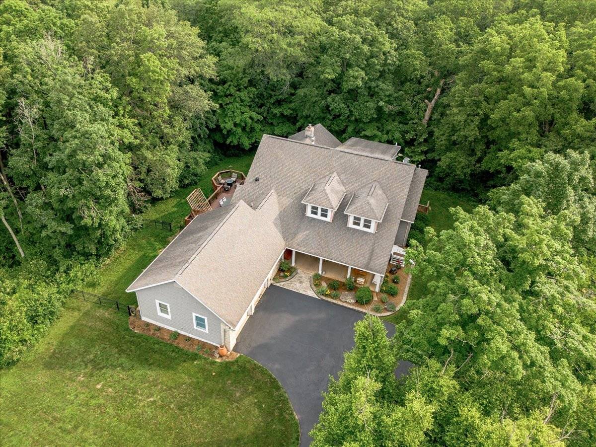 2 Timber Ridge LN, Mansfield, IL 61854