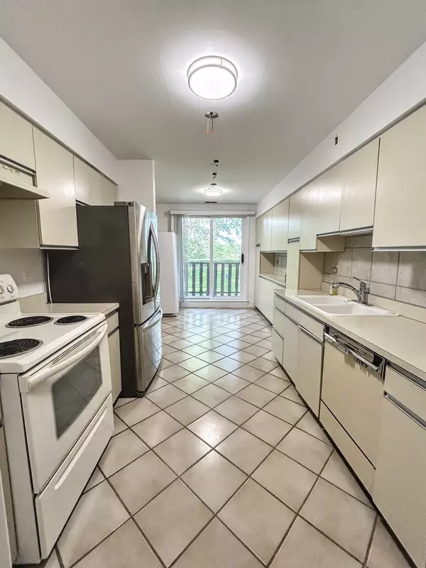 Northbrook, IL 60062,1125 Lake Cook RD #209