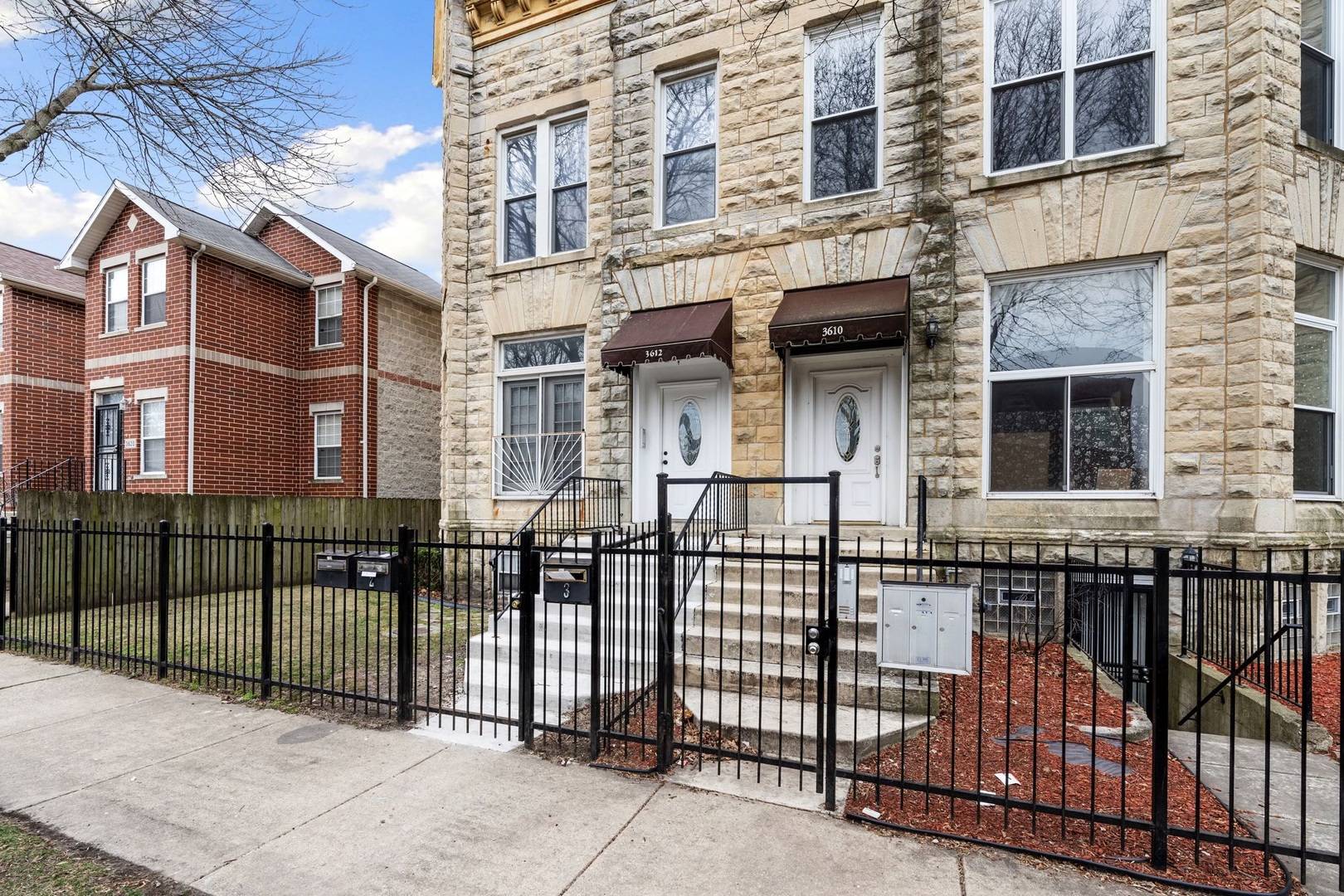Chicago, IL 60653,3612 S Prairie AVE #2