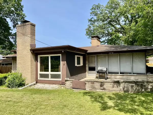 Waukegan, IL 60085,336 Flossmoor AVE