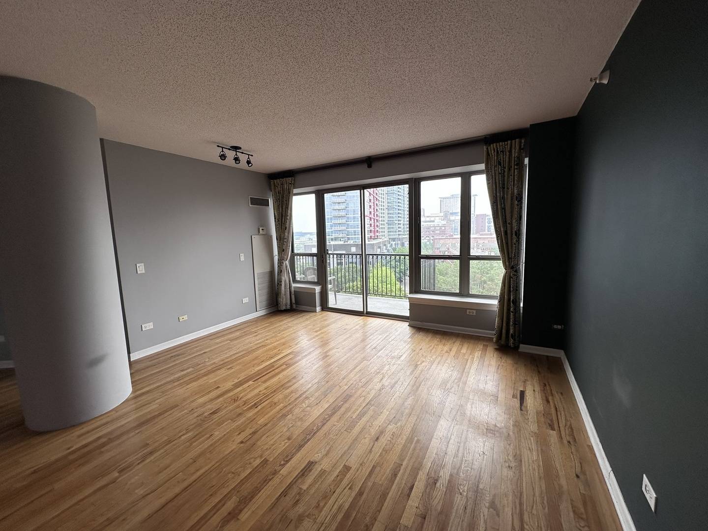 Chicago, IL 60616,1717 S Prairie AVE #709