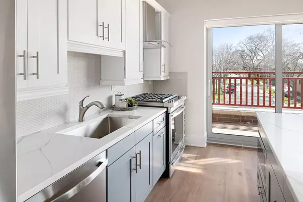 Chicago, IL 60707,6700 W North AVE #306
