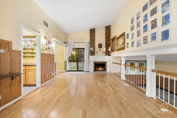 Darien, IL 60561,1018 BOB O LINK LN